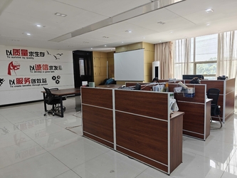 Changzhou Yingchuang Rotomolding Equipment Co,. Ltd निर्माता उत्पादन लाइन