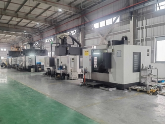 Changzhou Yingchuang Rotomolding Equipment Co,. Ltd निर्माता उत्पादन लाइन