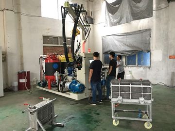 सफेद नीला हरा पीला लाल काला पु फोमिंग मशीन मोटाई 0-200mm 3000kg